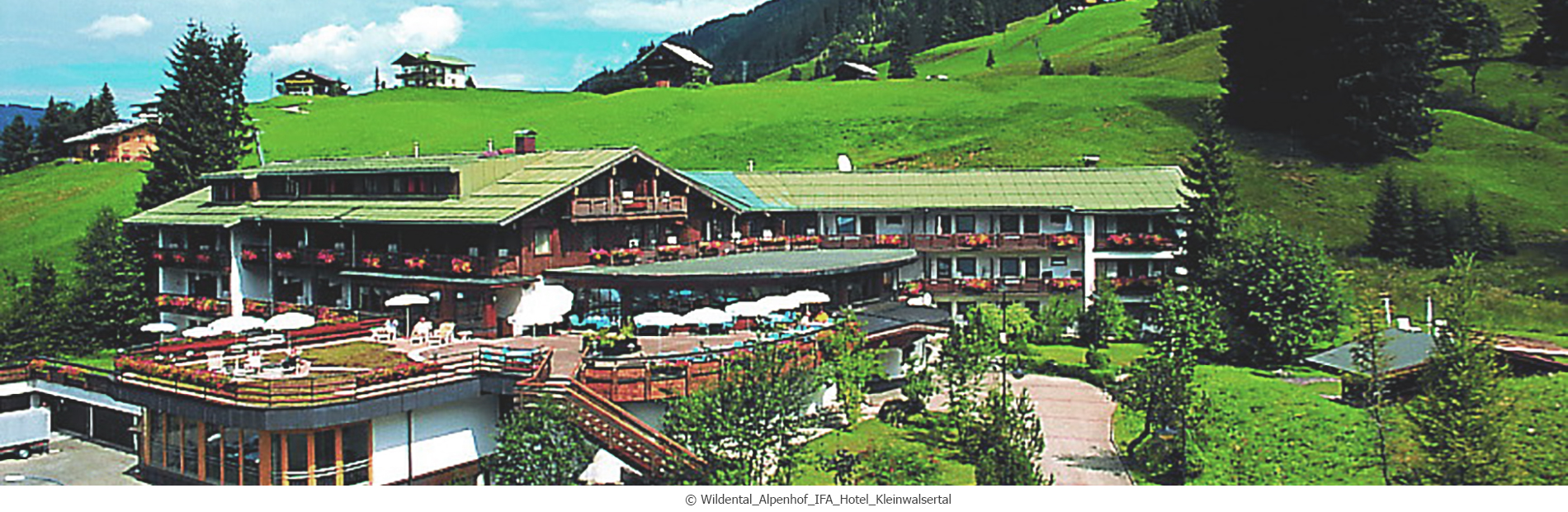 22aw_aussen_lage_Wildental_Alpenhof_IFA_Hotel_Kleinwalsertal_hires_webC