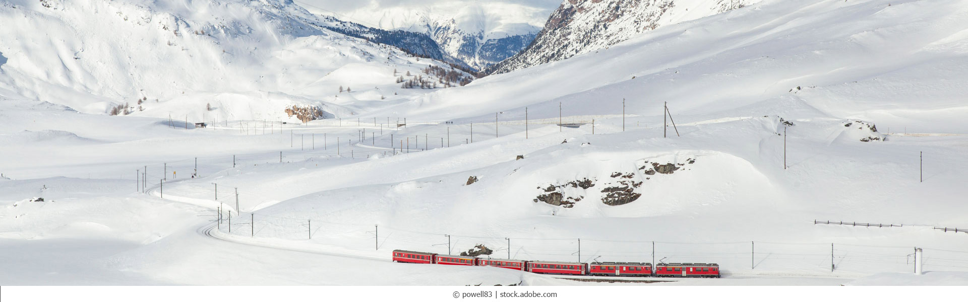 Galcier-Express-Schweiz in Winterlandschaft