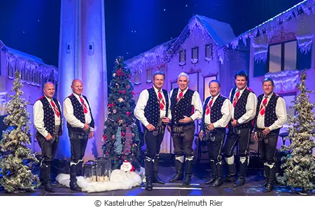 Kastelruther Spatzen mit Adventsdekoration